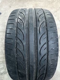 1 used Hankook tire 275/30/19