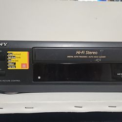 SONY VHS VIDEO PLAYER SLV-675HF No Remote ( PICKUP ONLY)