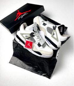 Jordan 4’s Military & midnight navy