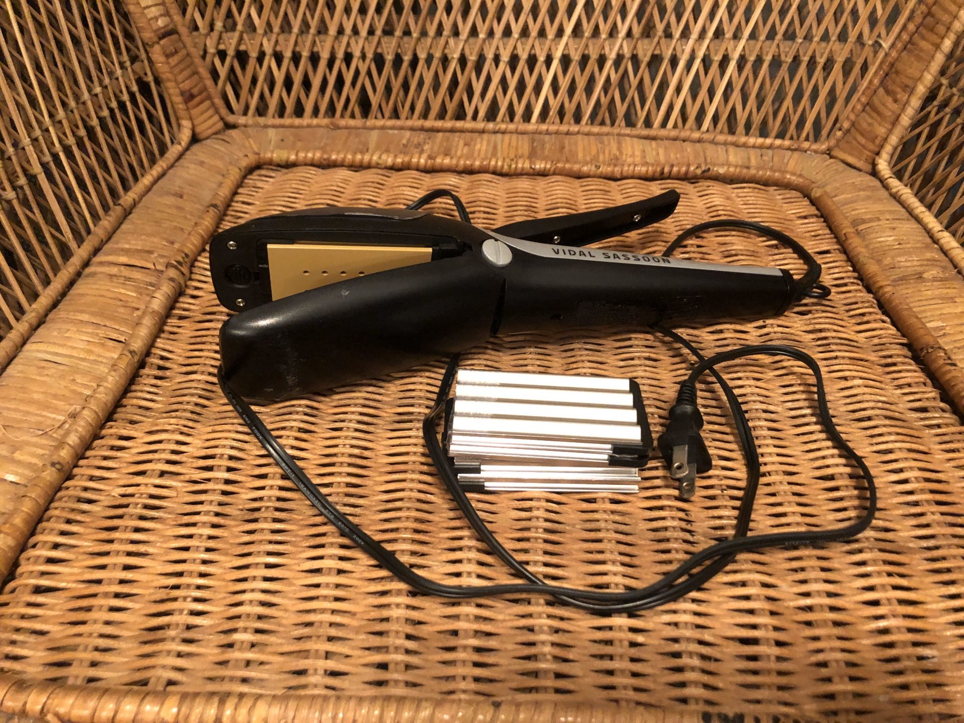 Vidal Sassoon hair straightener