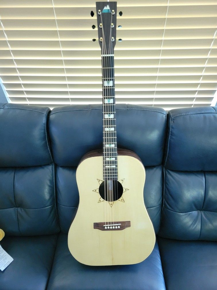 MountIn Guitar And Lutherie