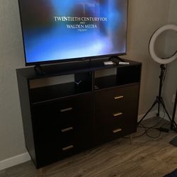 50” Hisense Roku Tv And Dresser 