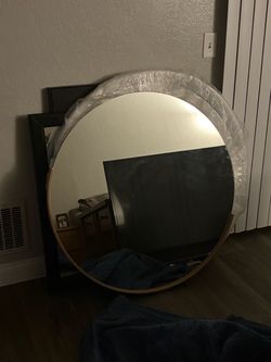 Wall mirror