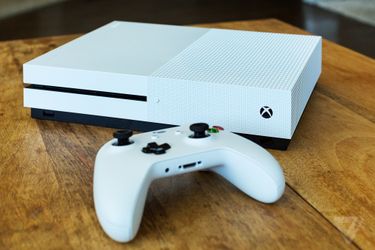 Xbox One S W/WO Elite Controller