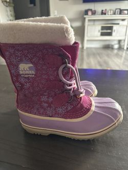 Girls snow boots size 3