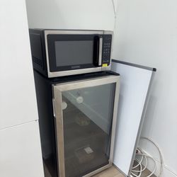 Fridge And Microwave 