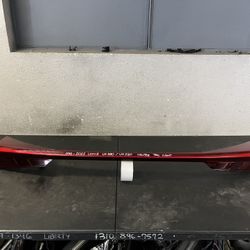 2019-2020-2021-2022 LEXUS UX CENTER TAIL LIGHT OEM USED