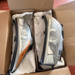 Toyota 2015 Highlander Headlights 