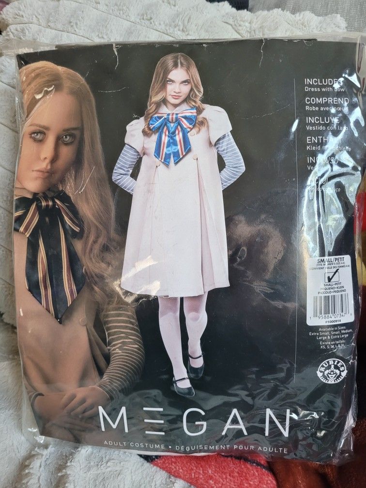 Megan costume