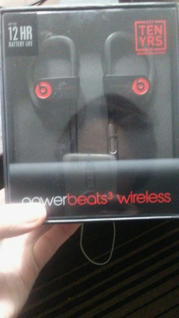 Power beats 3 wireless earbuds