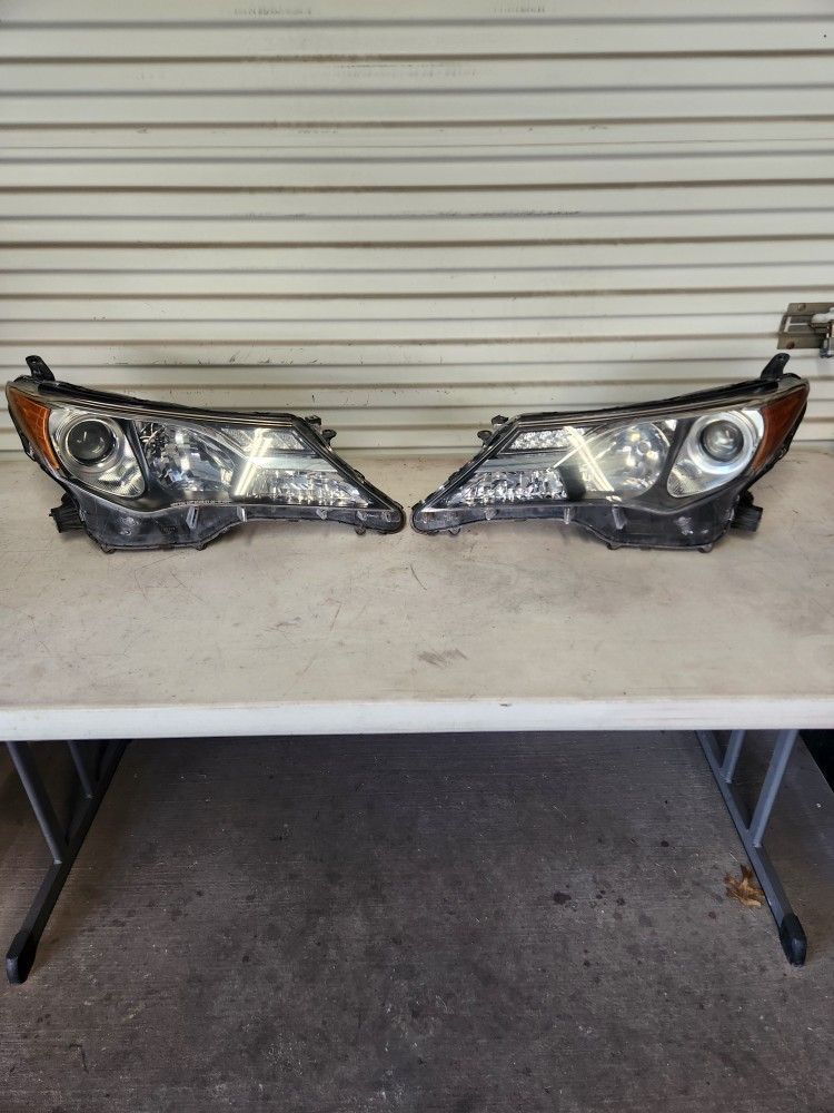 2013 , 2014 , 2015 Toyota Rav4 Headlights 