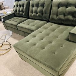 Stylish Deep Chaise Sectional!