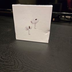 Selling AirPod Pros 2nd Generation With MagSafe Charging Case 1:1