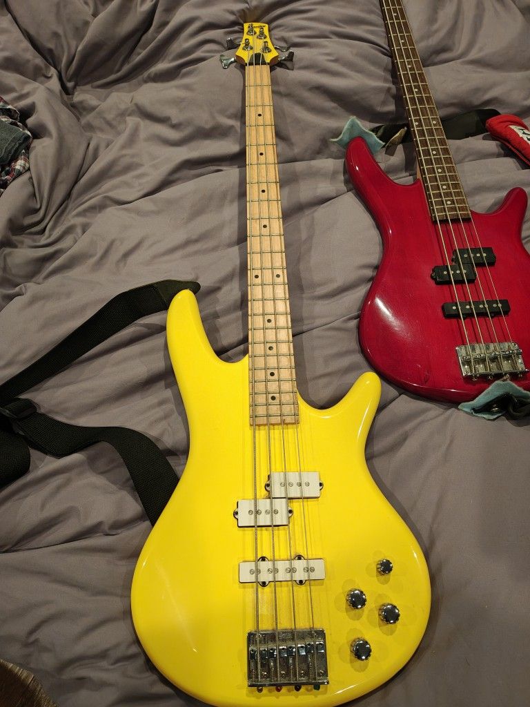 Ibanez Bass Guitar With Maple Neck