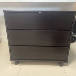 3 Drawer dresser 