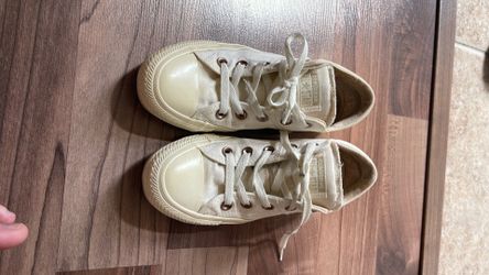 Special Edition Cream Converse All Stars - women’s 6