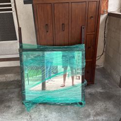 Dresser With Mirror 