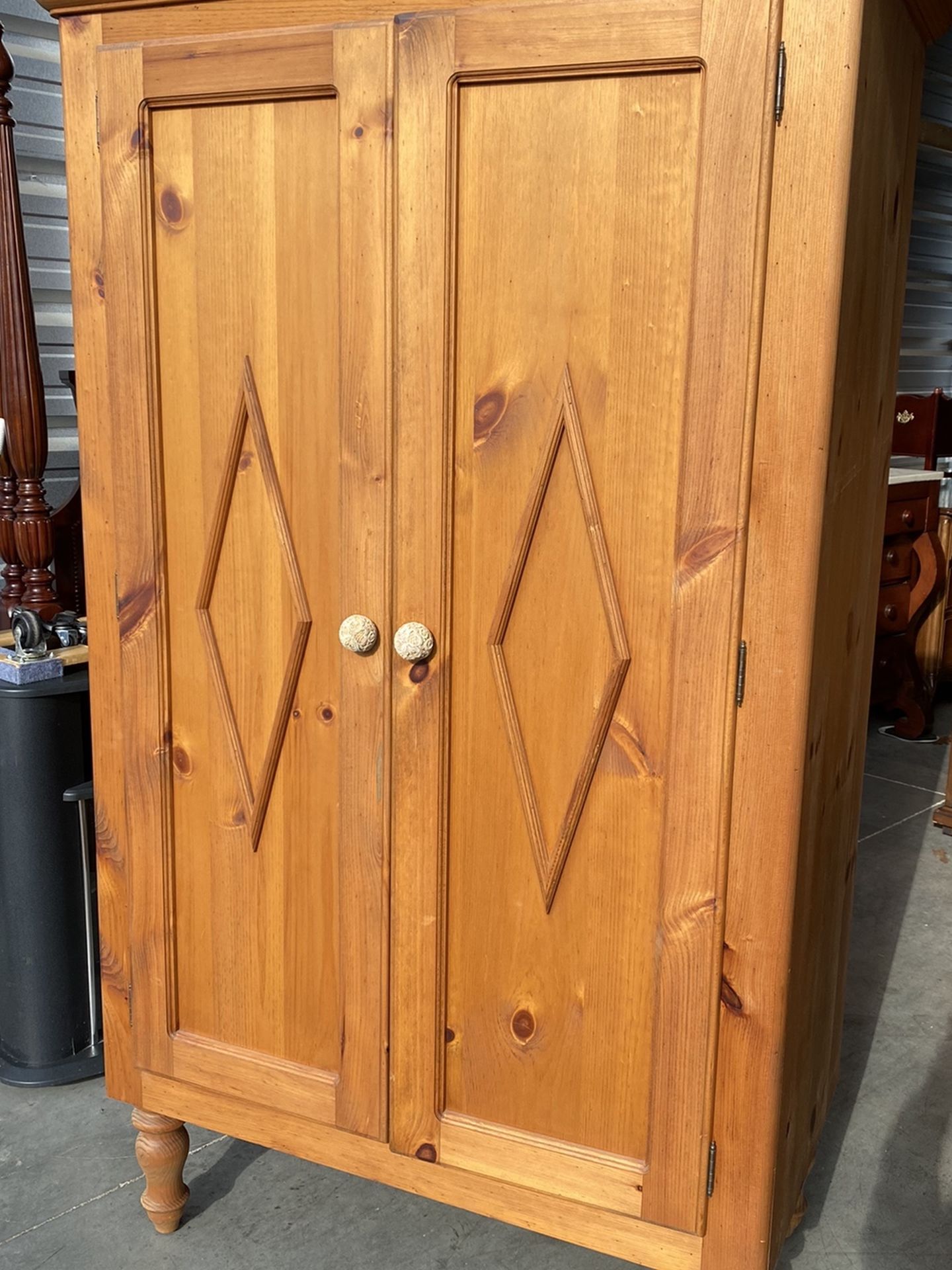 Big Pine Cabinet / Armoire