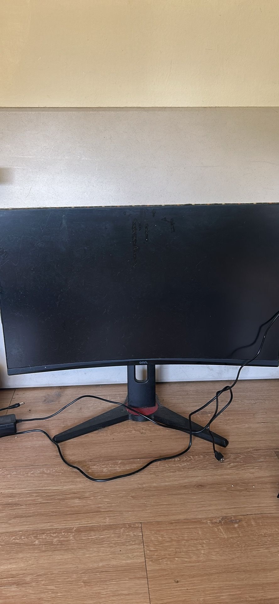 onn 27" Curved QHD (2560 x 1440p) 180Hz 1ms AMD FreeSync Gaming Monitor Black,