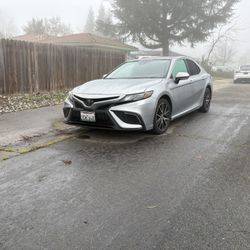 2023 Toyota Camry SE - 1 Owner, Clean Title