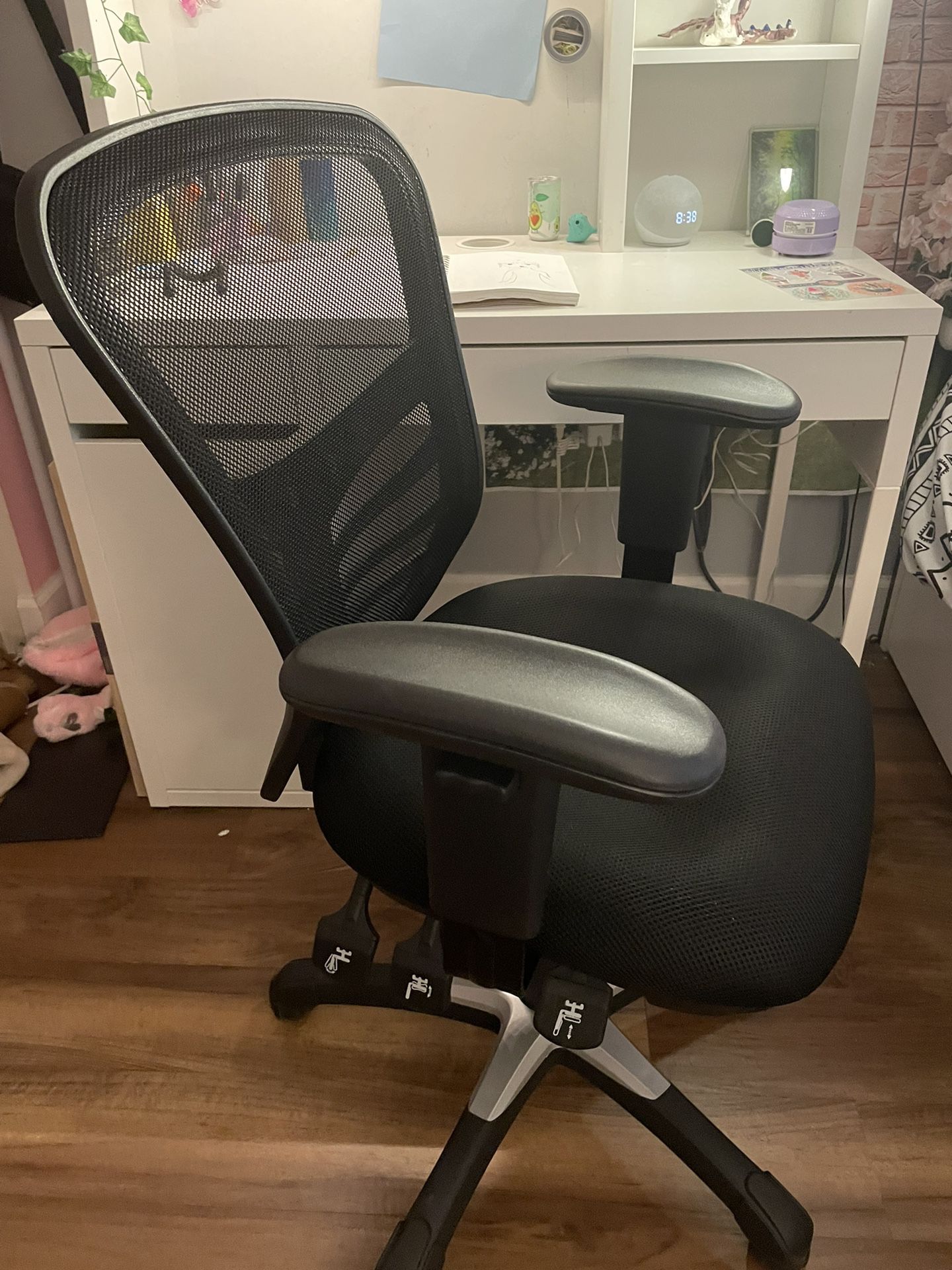 Like New Desk Chair 