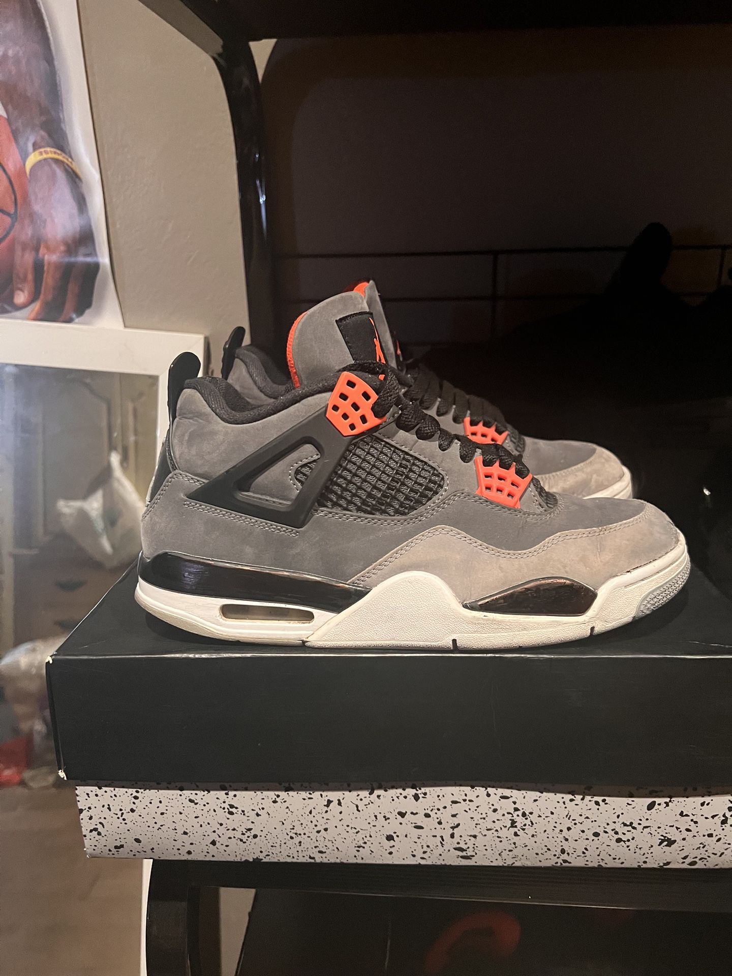 Jordan 4 Size 9