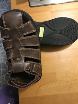 Boys sandals size 2