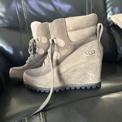 Ugg Waterproof Boots Size 6