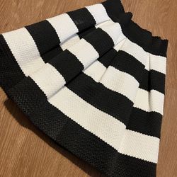 Womens Skirt Size S/p 