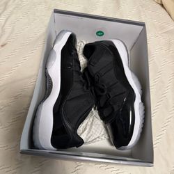 Jordan 11 Low Space Jam size 11