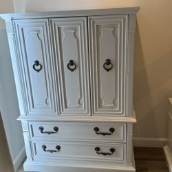 Drexel Furnishings Solid Wood 5 Piece Bedroom Set