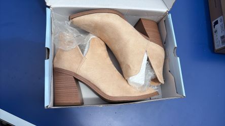 Women’s chunky heel ankle boots