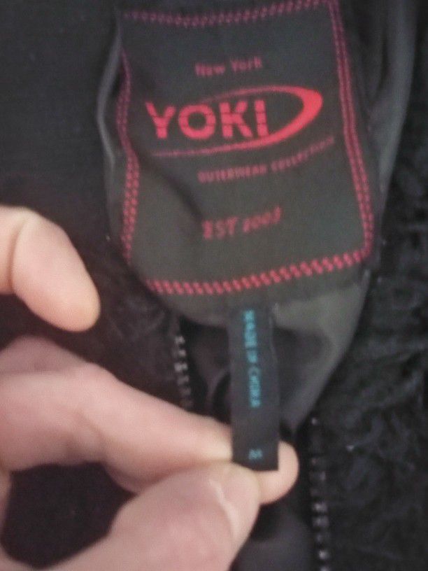 Yoki Size Medium Fuzzy Black Coat