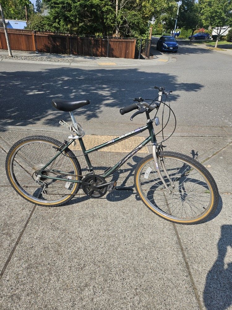 Bike Huffy Lakota 26", Speed 18, Very Good Condition 