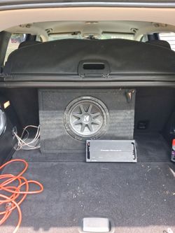 10 inch kicker comp sub with 2500 watt amp