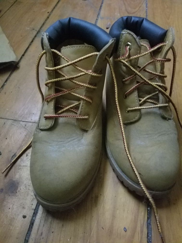 Boys work boots