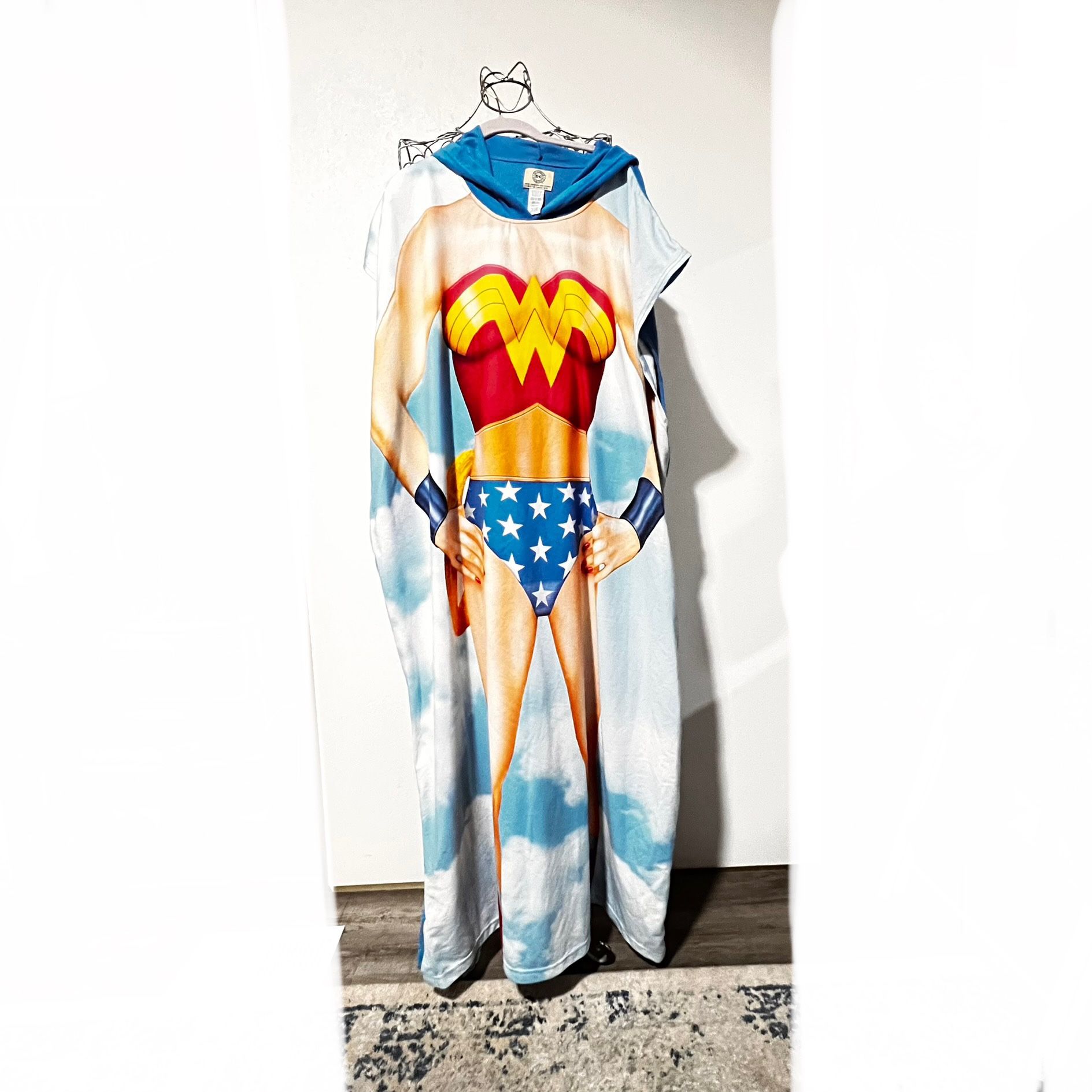WONDER WOMAN PONCHO COSTUME/ PIJAMA
