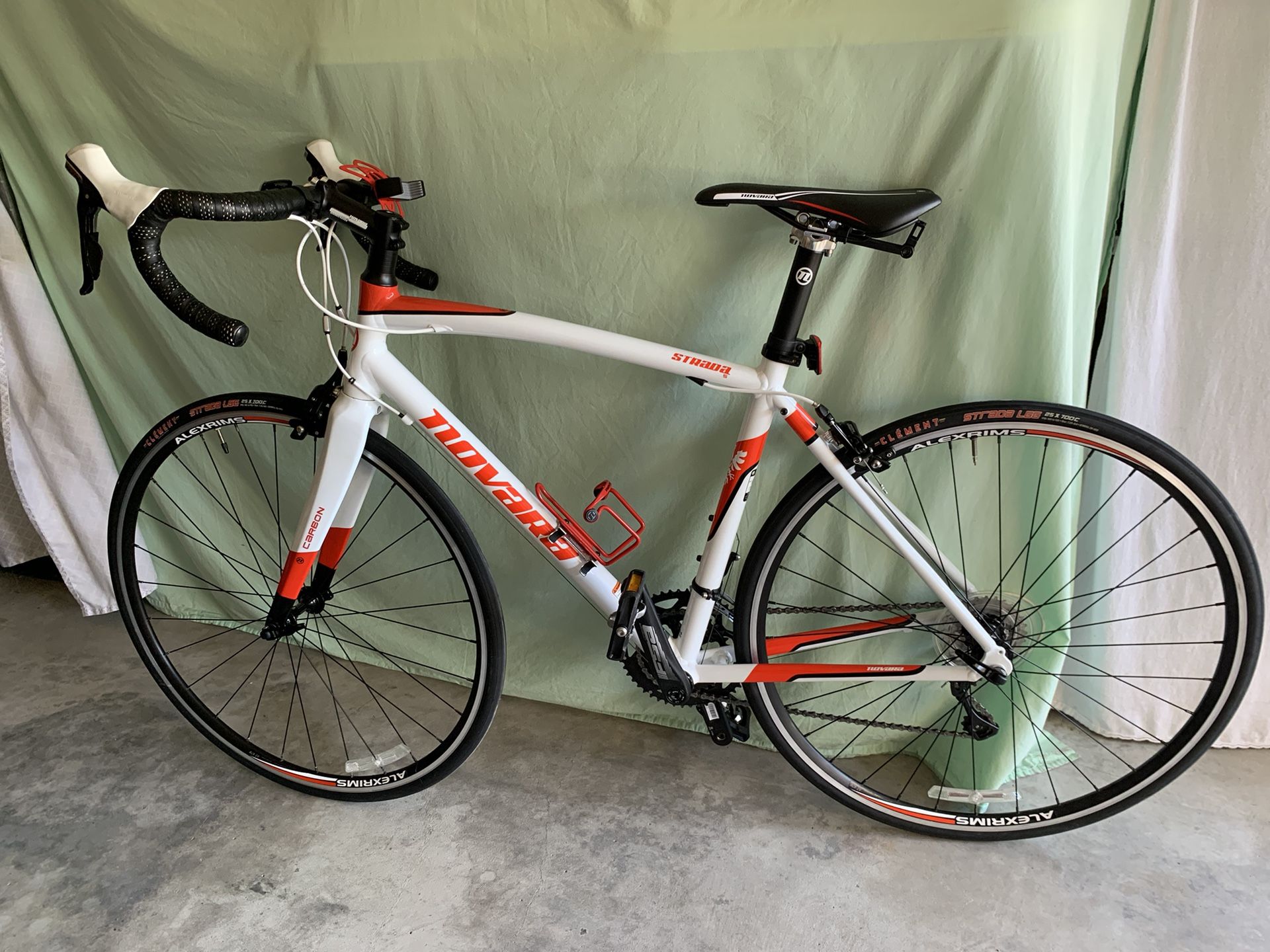 Novara Aluminum Road Bike Red And White Novara Strada Road