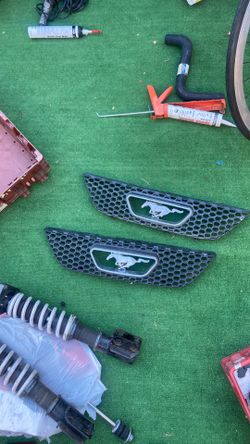99-04 Mustang GT HoneyComb Grille