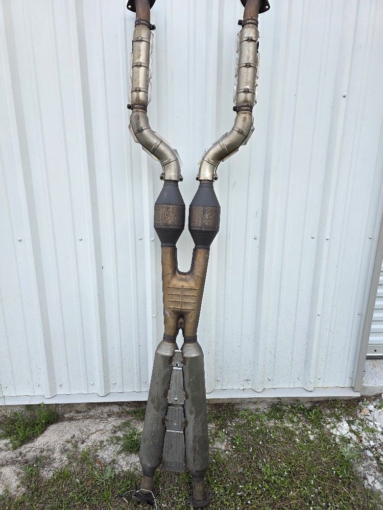 2007-2009 Lexus LS460 Center Exhaust Resonator X-pipe Muffler