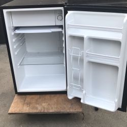 Mini fridge