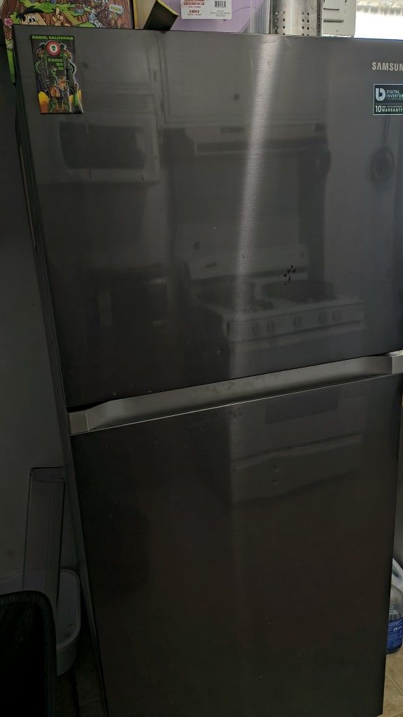 Samsung Refrigerator Being Sold With Washer( GE) , Gas Dryer( Samsung) And Gas Stove All For $500.00