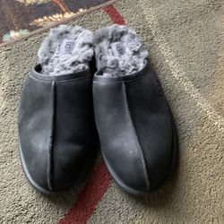 Ugg Men’s Slippers  Size 11