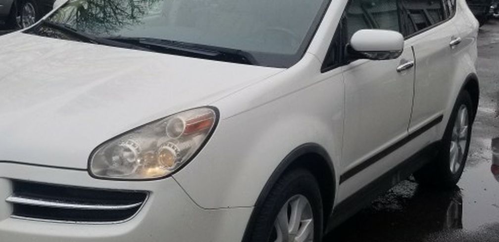 2006 Subaru Tribeca limited AWD. Price does not include tax and license fees.