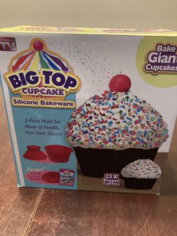 NEW Big Top Giant Cupcake Silicone Bakeware