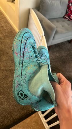 Soccer Cleats Size 9