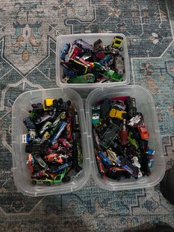 OVER 150 HOT WHEELS AND OTHER TOY CARS