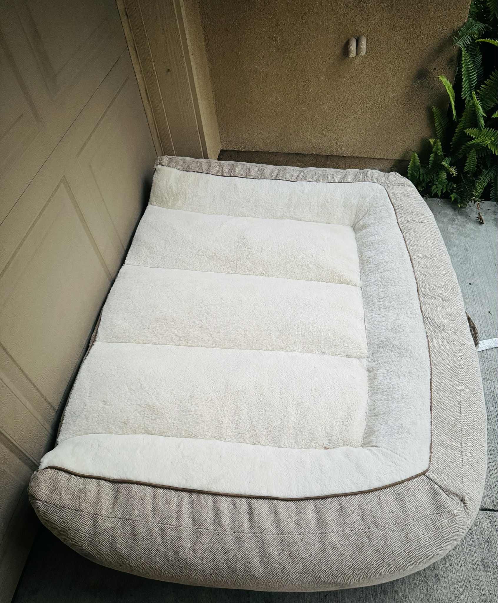 Kirkland Signature Rectangular Bolster 46" x 36" Pet Bed