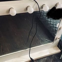 Vanity Mirror With Dim Lights