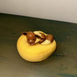 Pokémon Sleeping Eevee Figure